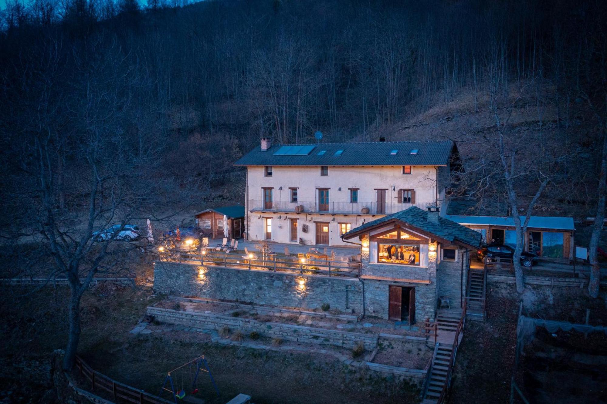 San Damiano Macra Locanda Il Campo Della Quercia מראה חיצוני תמונה